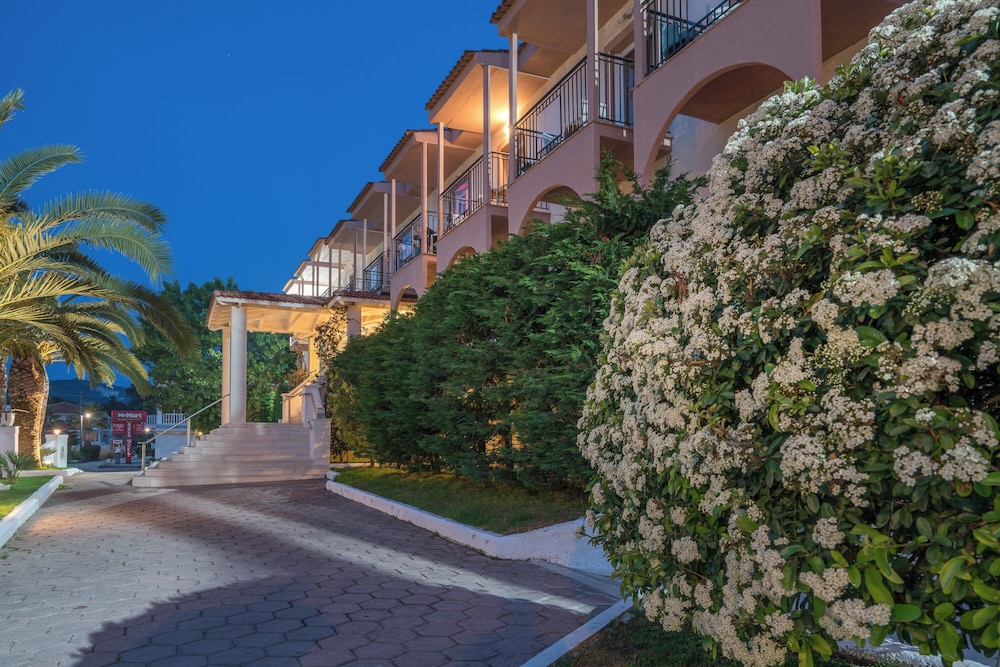 Zante Park Resort & Spa, BW Premier Collection — Hotel building in Laganas, Ionian Islands