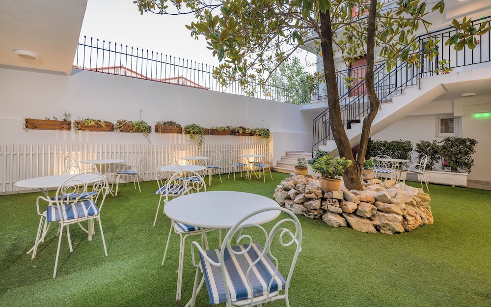 Zante Park Resort & Spa, BW Premier Collection — Restaurant & bars in Laganas, Ionian Islands