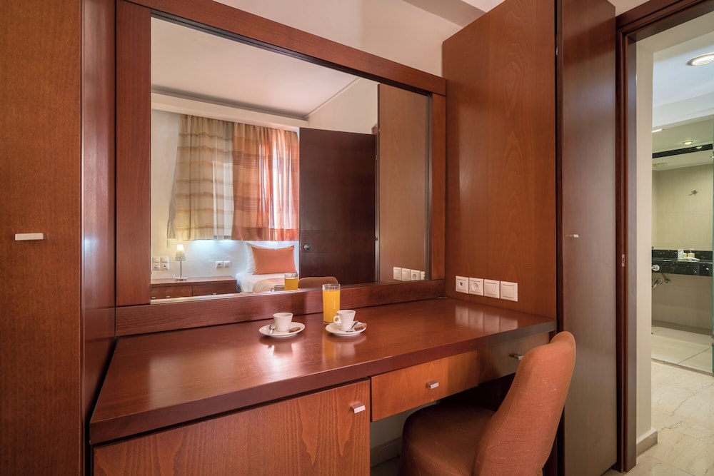 Zante Park Resort & Spa, BW Premier Collection — Hotel rooms in Laganas, Ionian Islands