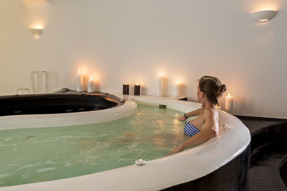 Carpe Diem Santorini — Spa in Pyrgos Kallistis, South Aegean