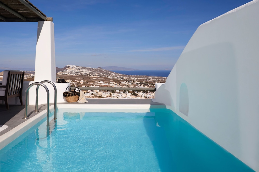 Carpe Diem Santorini — Swimming pool in Pyrgos Kallistis, South Aegean