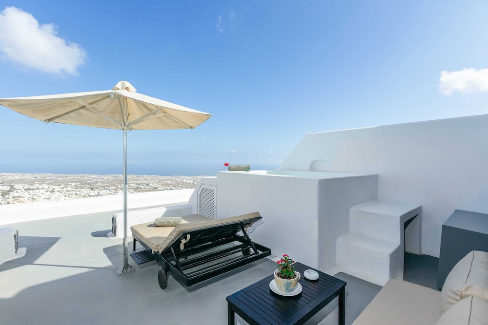Carpe Diem Santorini — Spa in Pyrgos Kallistis, South Aegean