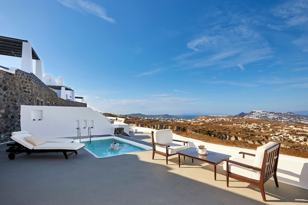 Carpe Diem Santorini — Main photo in Pyrgos Kallistis, South Aegean