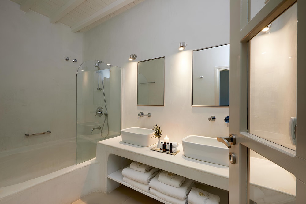 Carpe Diem Santorini — Hotel rooms in Pyrgos Kallistis, South Aegean