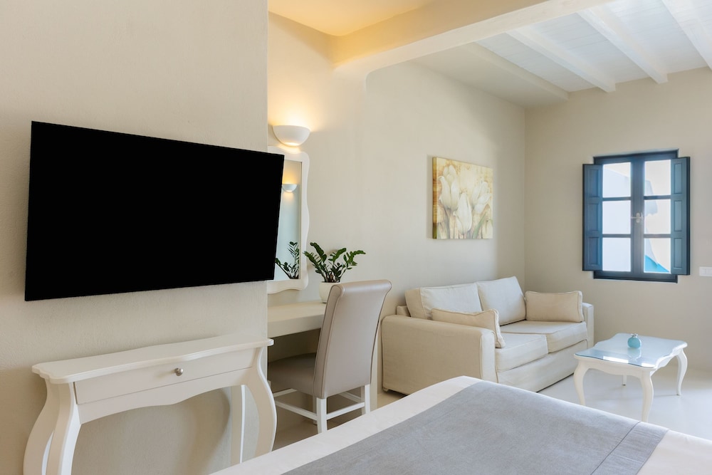 Carpe Diem Santorini — Hotel rooms in Pyrgos Kallistis, South Aegean