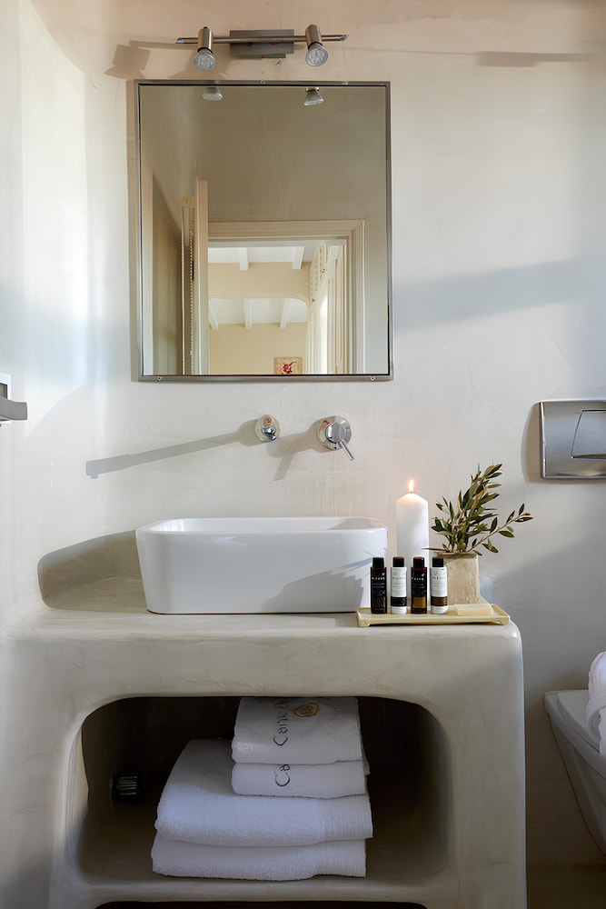 Carpe Diem Santorini — Hotel rooms in Pyrgos Kallistis, South Aegean