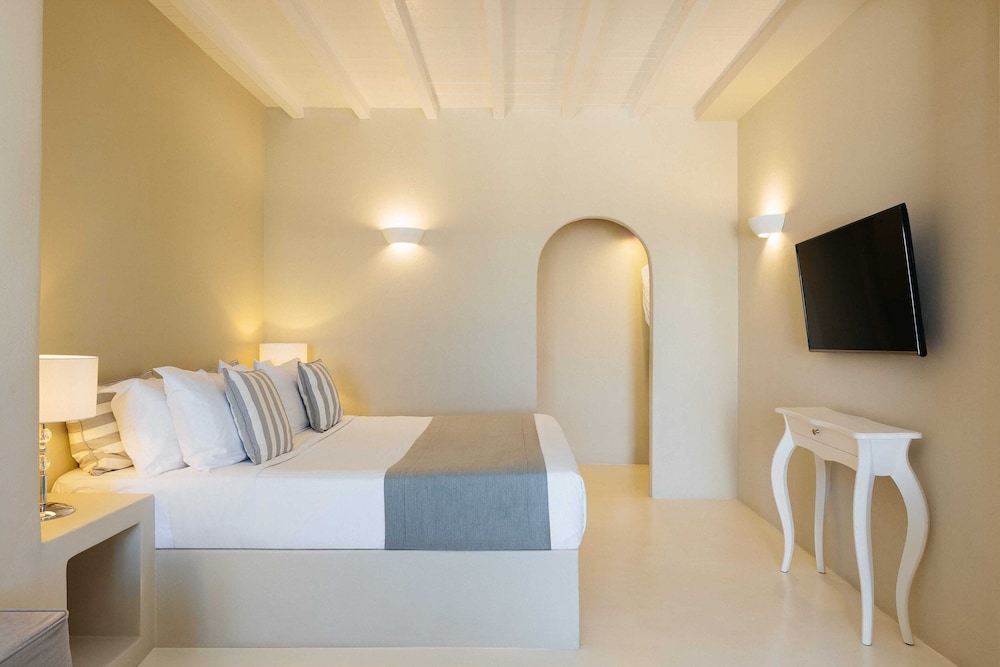 Carpe Diem Santorini — Hotel rooms in Pyrgos Kallistis, South Aegean