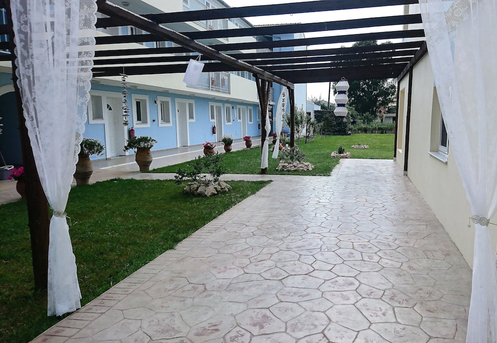 Christakis Hotel — Hotel building in Sidari, Ionian Islands