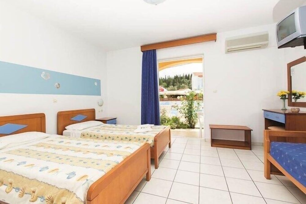 Christakis Hotel — Hotel rooms in Sidari, Ionian Islands