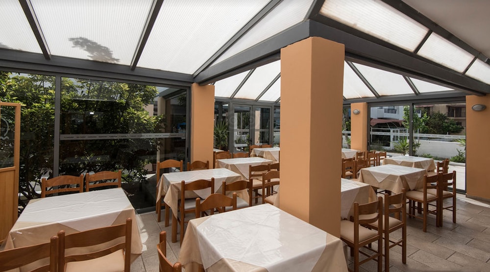 Cleopatra Superior — Restaurant & bars in Kardamena, South Aegean