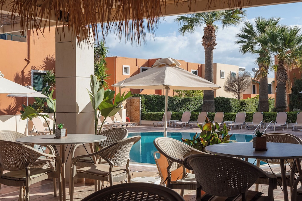 Dia Apartments — Swimming pool in Hersonissos