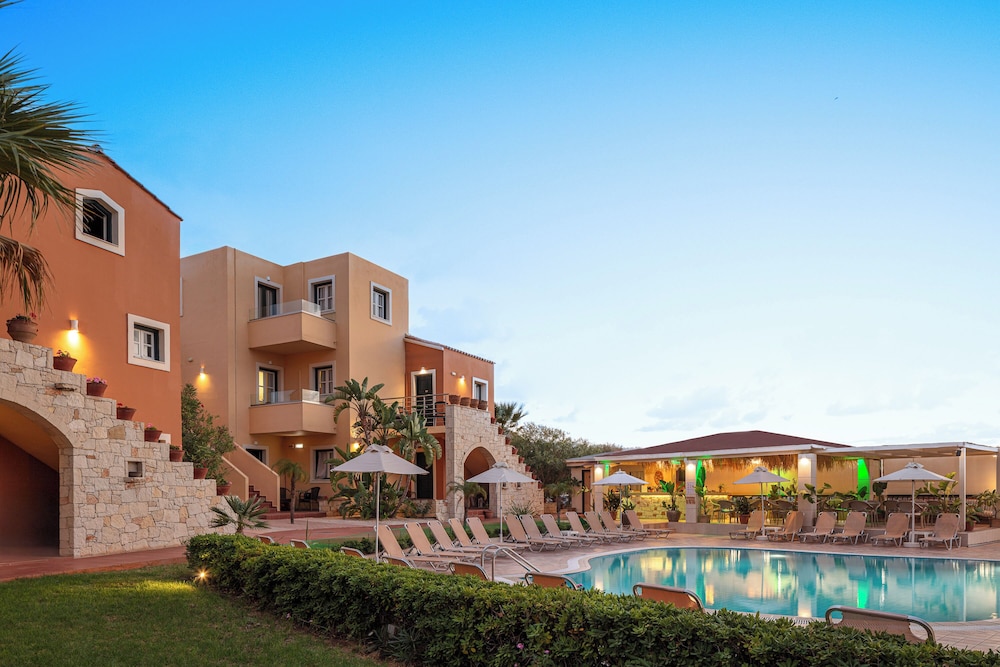 Dia Apartments — Swimming pool in Hersonissos