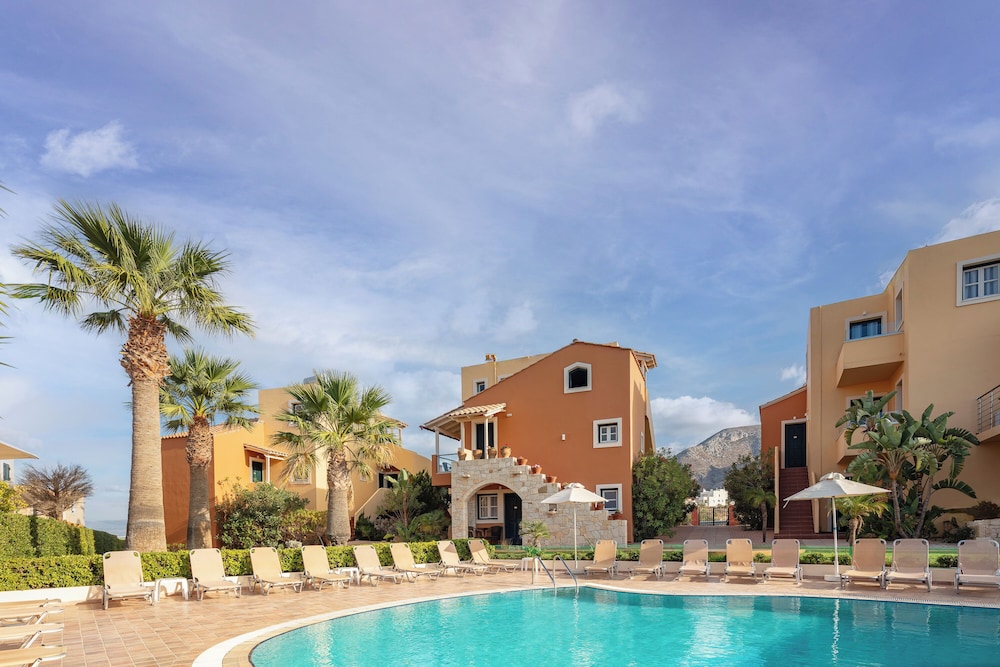 Dia Apartments — Swimming pool in Hersonissos