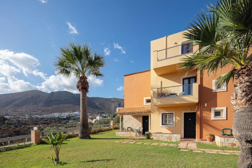 Dia Apartments — Hotel building in Hersonissos