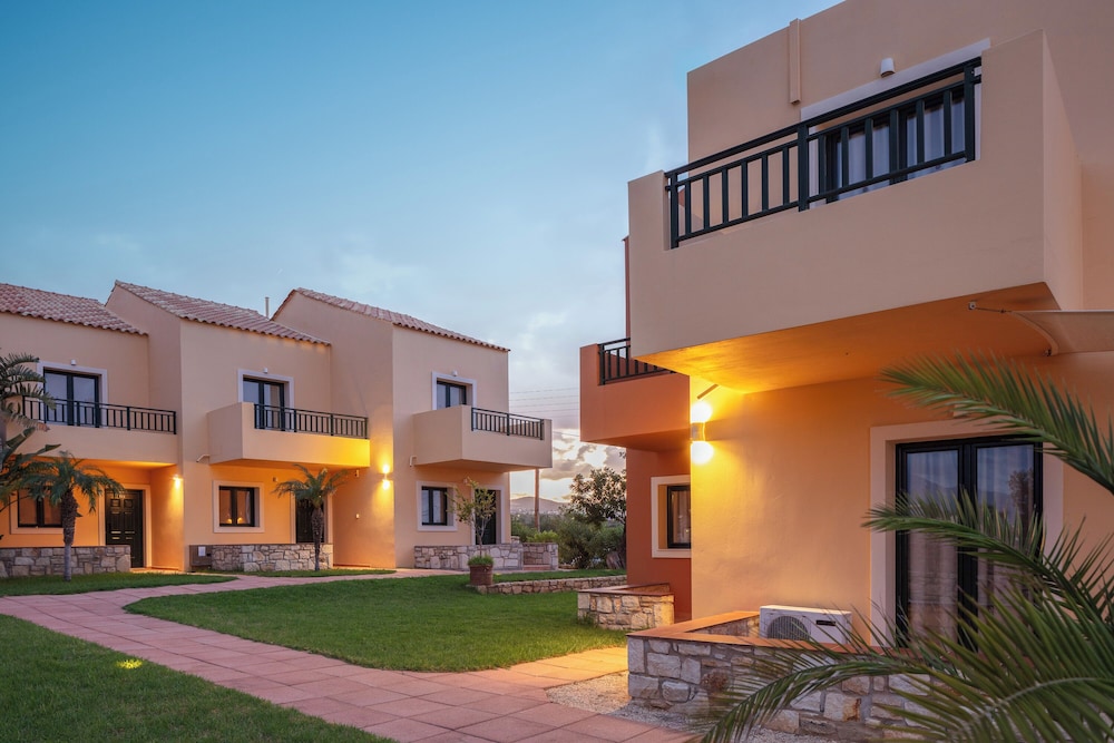 Dia Apartments — Hotel building in Hersonissos