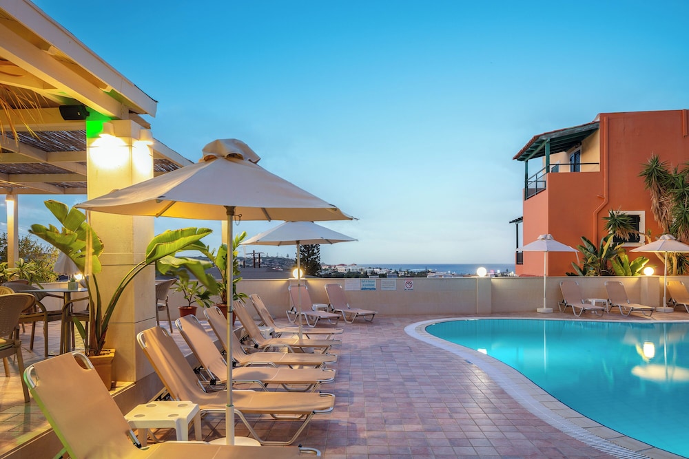 Dia Apartments — Swimming pool in Hersonissos