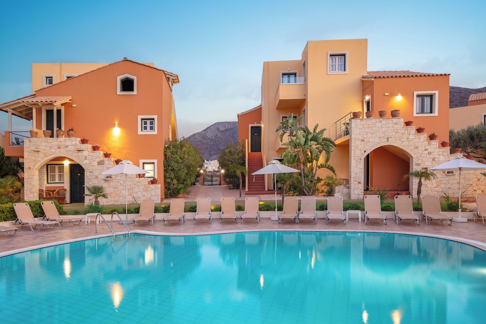 Dia Apartments — Swimming pool in Hersonissos