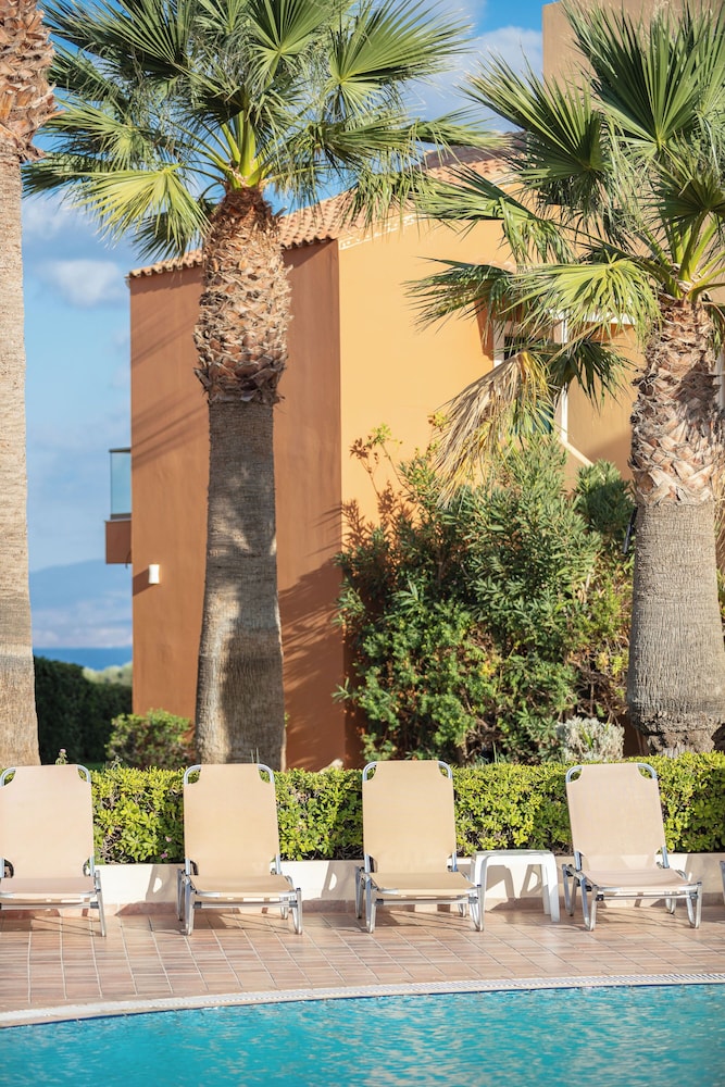 Dia Apartments — Hotel building in Hersonissos