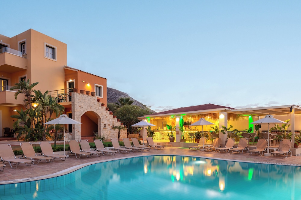 Dia Apartments — Swimming pool in Hersonissos