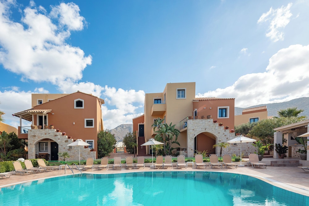 Dia Apartments — Swimming pool in Hersonissos