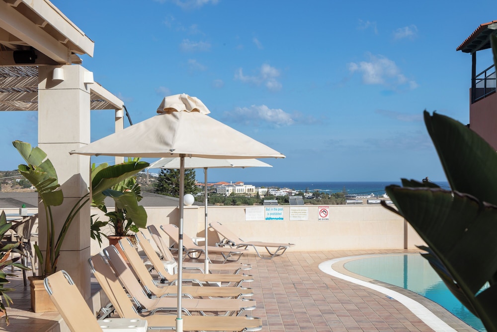 Dia Apartments — Swimming pool in Hersonissos