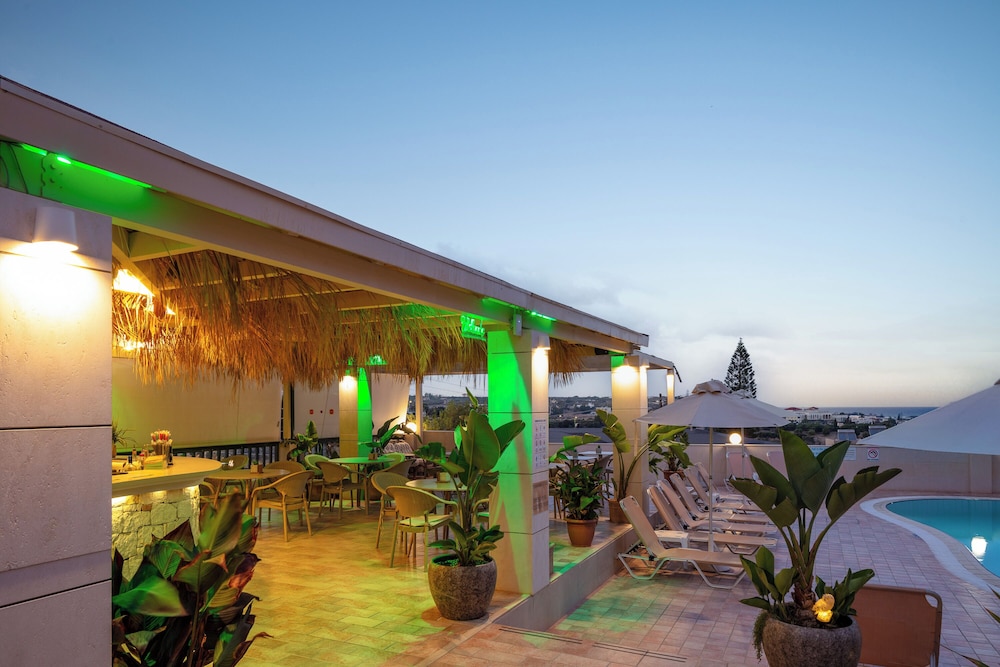 Dia Apartments — Restaurant & bars in Hersonissos