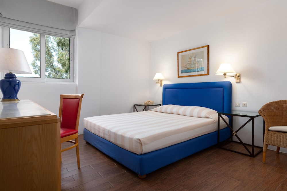 Dionysos Hotel — Hotel rooms in Rhodes Town, South Aegean