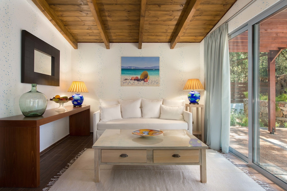 Dionysos Hotel — Hotel rooms in Rhodes Town, South Aegean