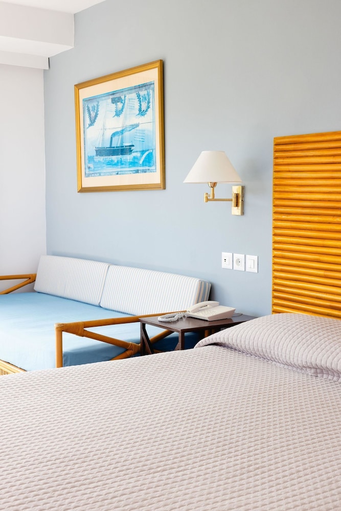 Dionysos Hotel — Hotel rooms in Rhodes Town, South Aegean