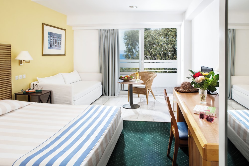 Dionysos Hotel — Hotel rooms in Rhodes Town, South Aegean