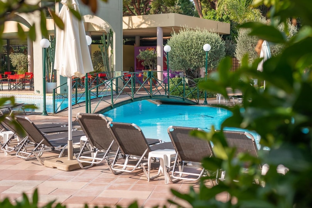 Dionysos Hotel — Swimming pool in Rhodes Town, South Aegean