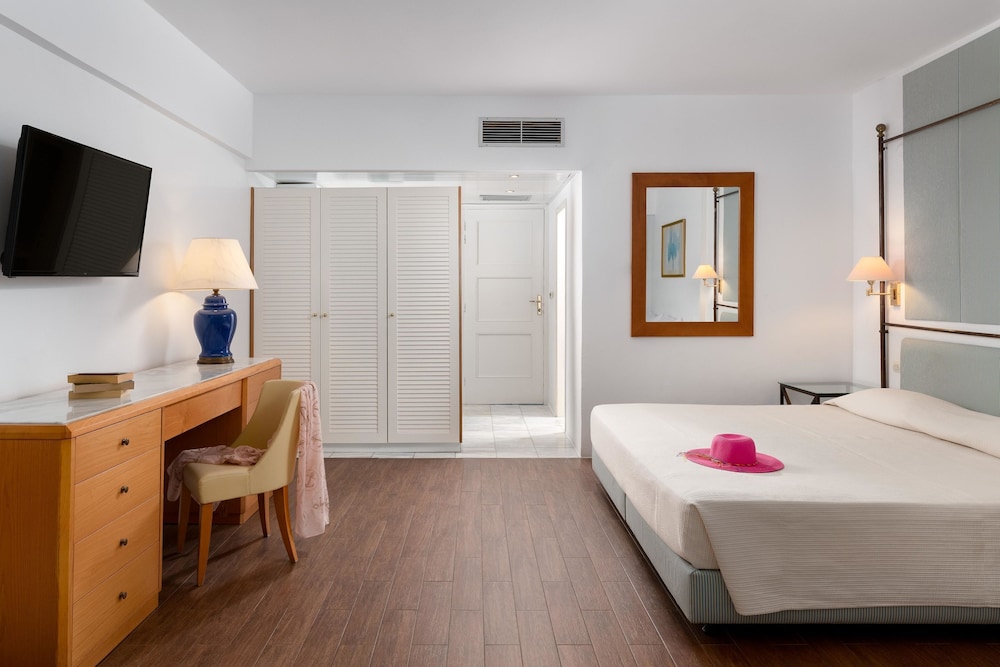 Dionysos Hotel — Hotel rooms in Rhodes Town, South Aegean
