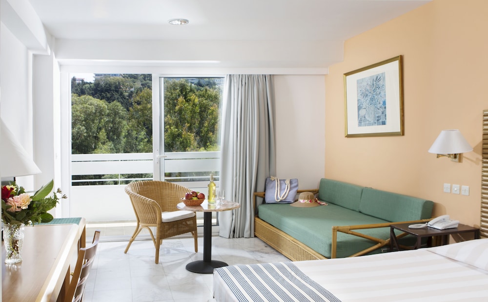 Dionysos Hotel — Hotel rooms in Rhodes Town, South Aegean
