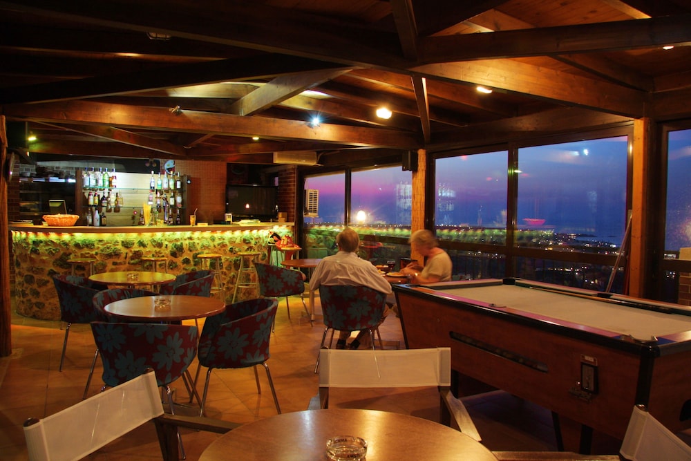 Driades Apartments by Estia — Restaurant & bars in Hersonissos