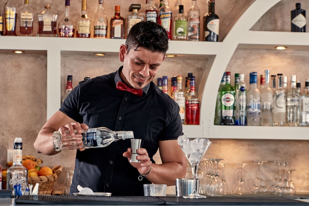 El Greco Resort — Restaurant & bars in Karterados, South Aegean