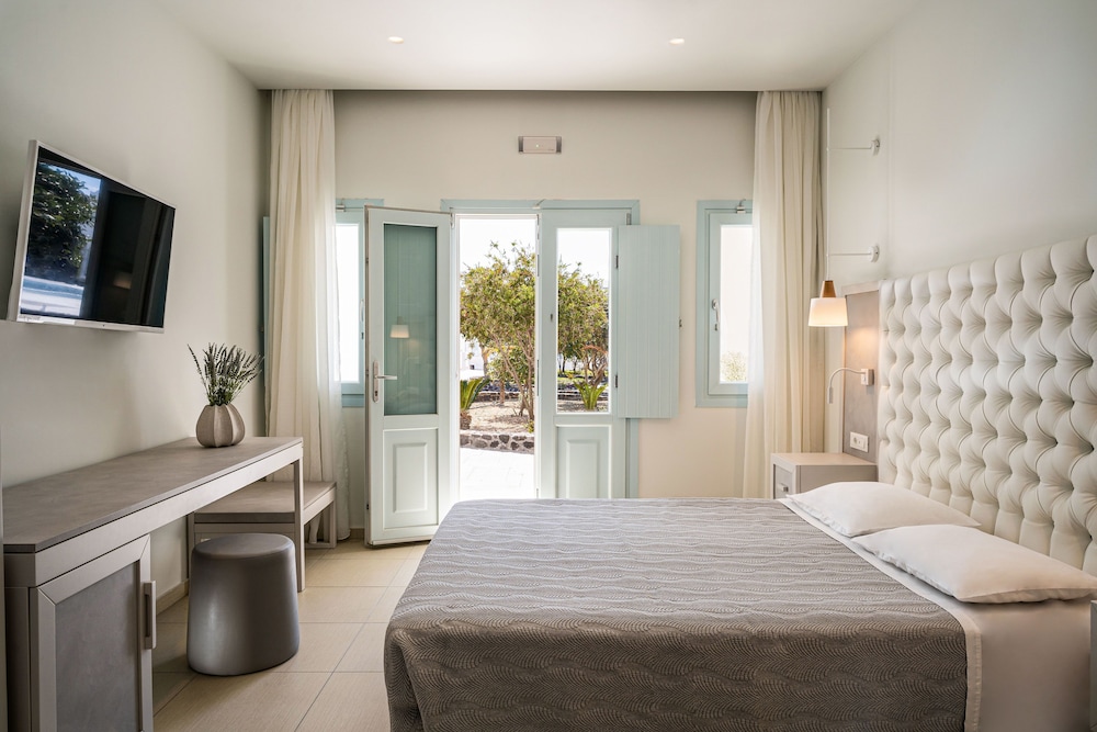 El Greco Resort — Hotel rooms in Karterados, South Aegean