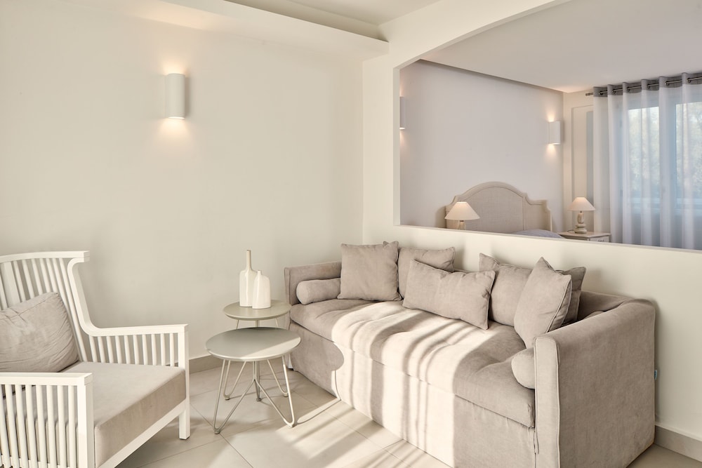 El Greco Resort — Hotel rooms in Karterados, South Aegean