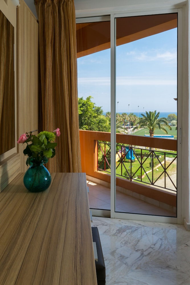 Elotia Hotel — Main photo in Chania