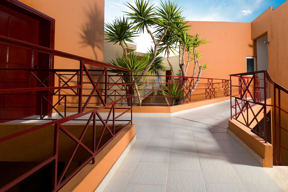 Elotia Hotel — Hotel building in Chania