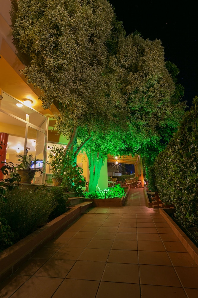 Elotia Hotel — Hotel building in Chania
