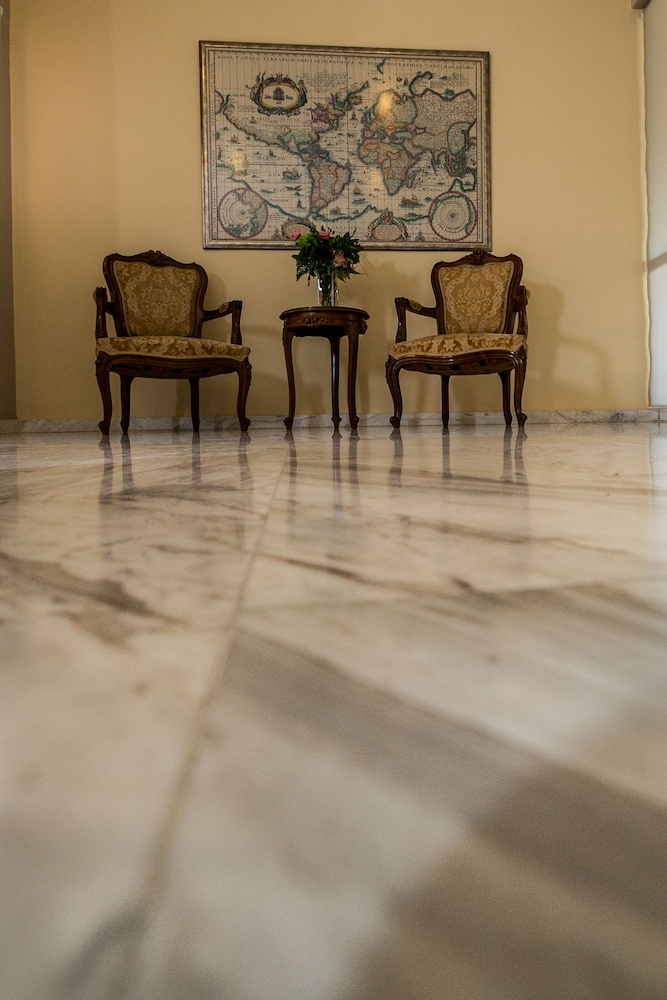 Elotia Hotel — Hotel building in Chania
