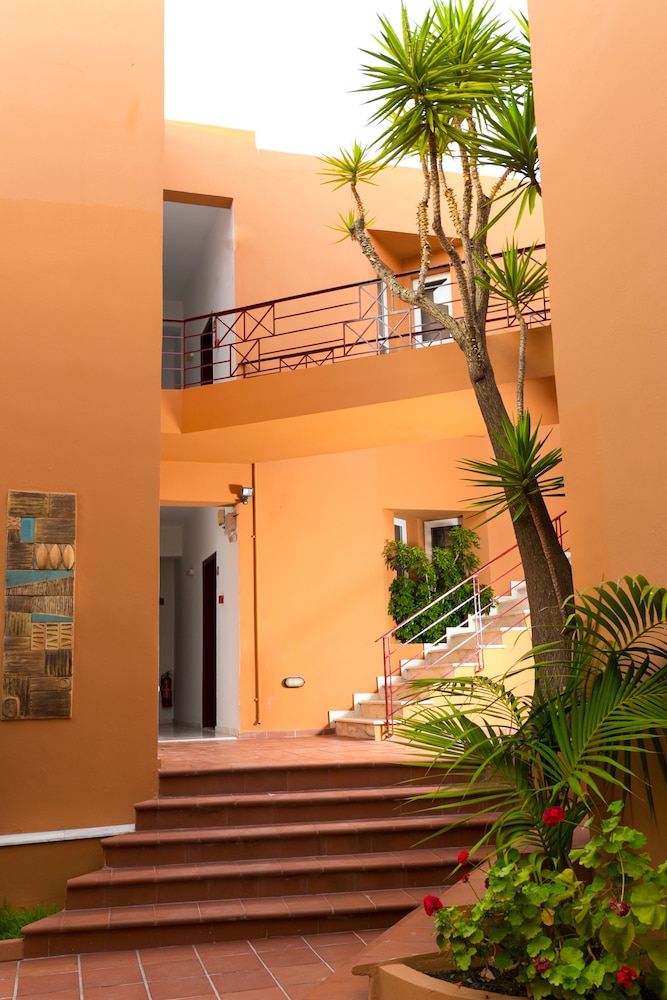 Elotia Hotel — Hotel building in Chania