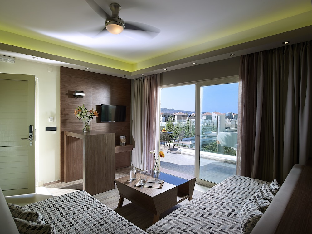 Elotis Suites — Hotel rooms in Chania