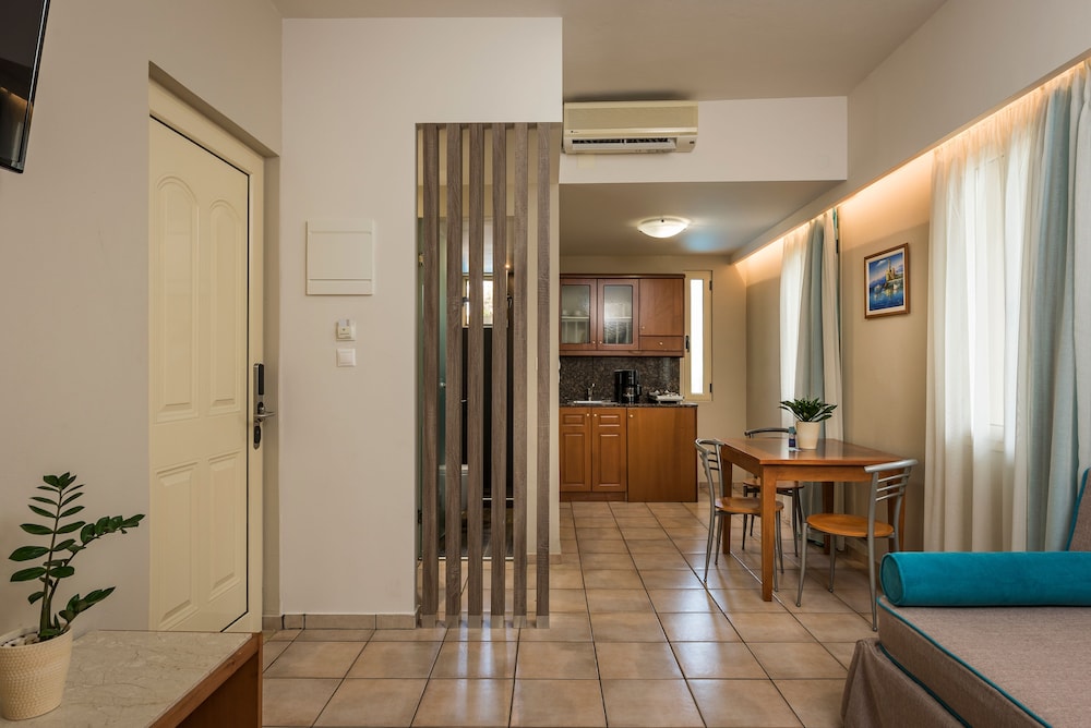 Elotis Suites — Hotel rooms in Chania