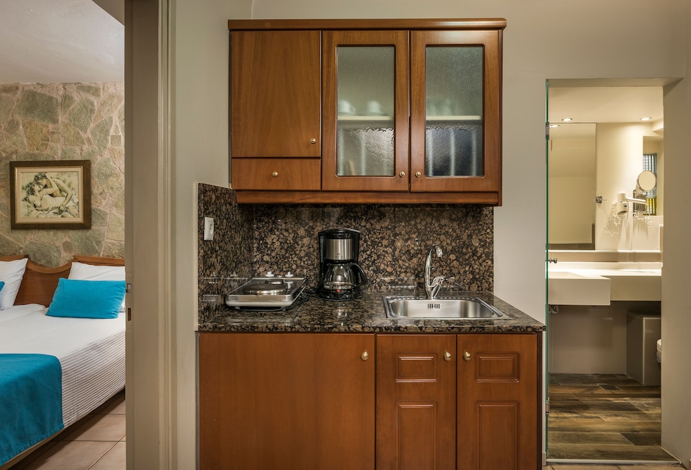 Elotis Suites — Hotel rooms in Chania