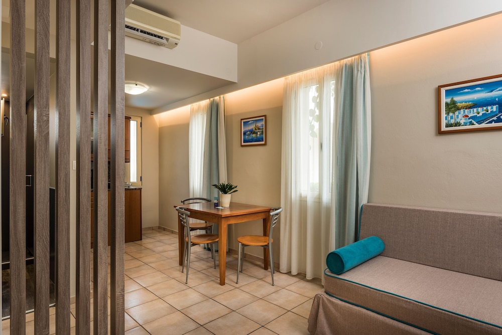 Elotis Suites — Hotel rooms in Chania