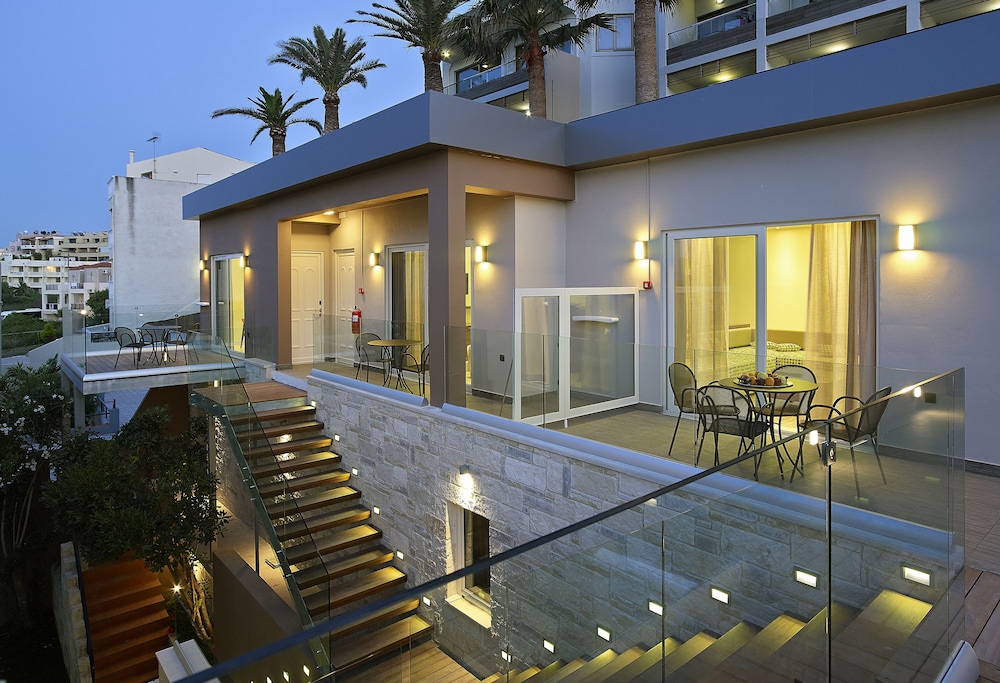 Elotis Suites — Hotel building in Chania