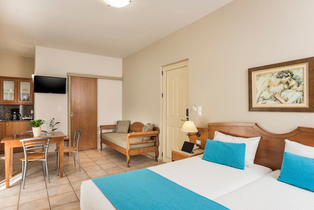 Elotis Suites — Hotel rooms in Chania