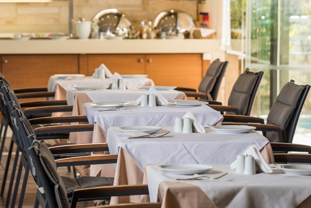 Elotis Suites — Restaurant & bars in Chania