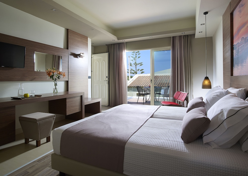 Elotis Suites — Hotel rooms in Chania